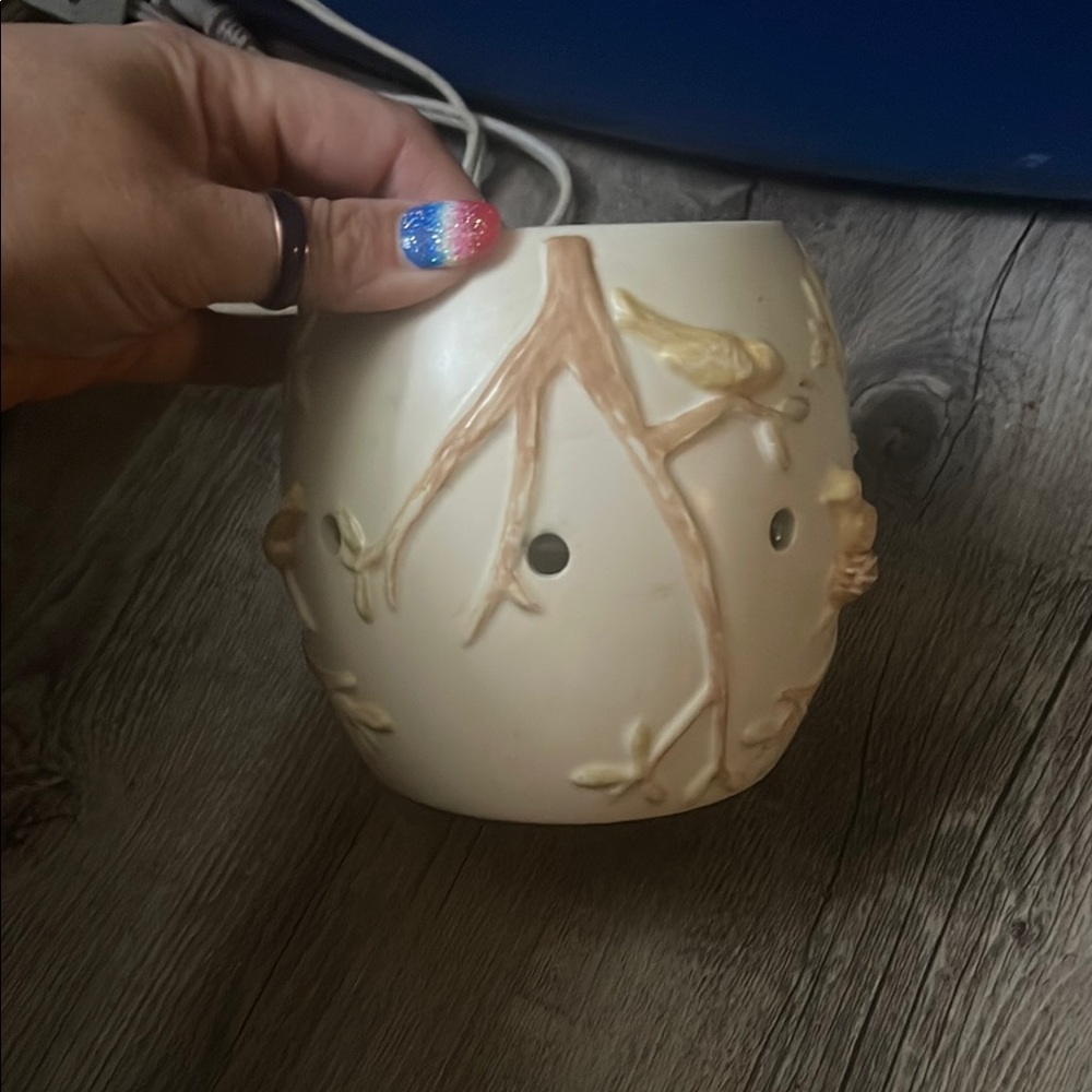 Scentsy Cream and Tan Candle Holder